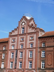 Façade en briques rouges du Familistère de Godin à Guise. Aisne France