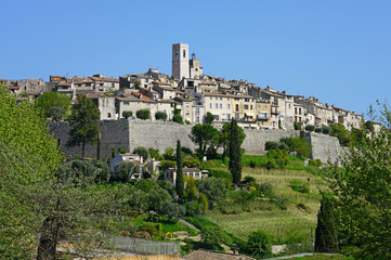 Fototapeta na wymiar Landscape view of the historic village of Saint Paul de Vence in France