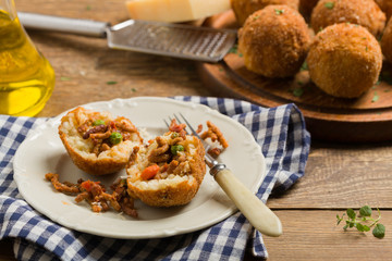 Rice balls with minced meat.
