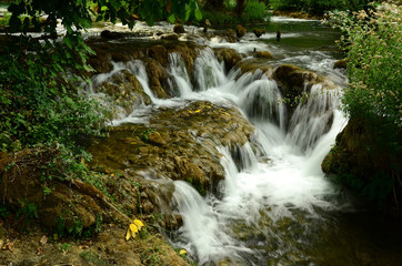 Fototapeta na wymiar Wasserfall im KRKA Nationalpark in Kroatien