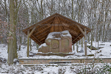 Römerdenkmal im Schnee