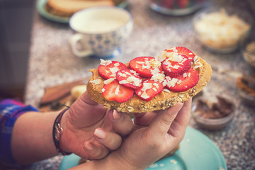  Healthy sweet toasts for the breakfast  