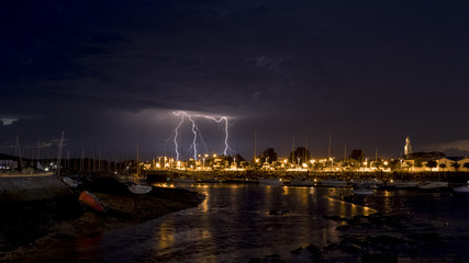 Fototapeta premium Nuit d'orage à Saint-Gilles-Croix-de-Vie 