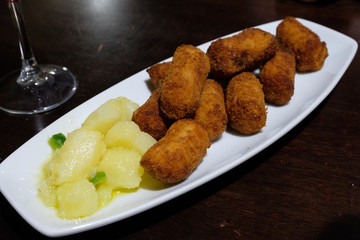 Kroketten in Sevilla, Spanien