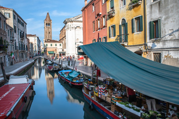 Fototapeta na wymiar Angoli e canali a Venezia