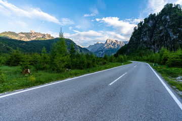 Naklejka premium Straße im Almtal