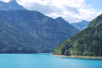 Obraz premium Lago di Sauris, Italia