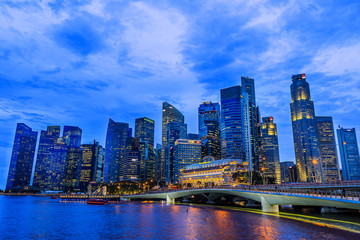 Fototapeta premium Nocny widok na Singapur