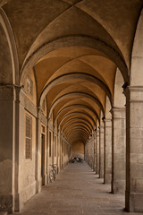 Obraz premium An arched passageway