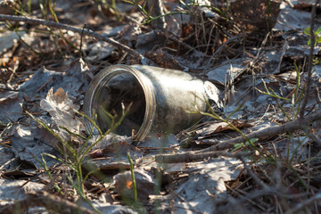 Obraz premium Garbage in the forest