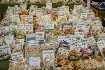 Gewürze, Marktstand, Viktualienmarkt, München