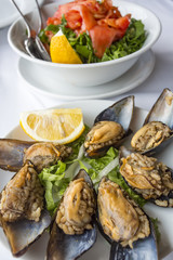 Stuffed mussels (midye dolma)