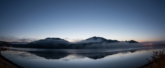Czorsztyn Lake at dawn