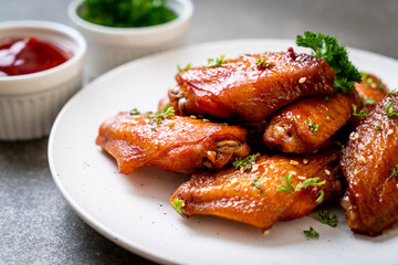 barbecue chicken wings with white sesame