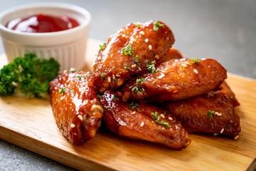 barbecue chicken wings with white sesame