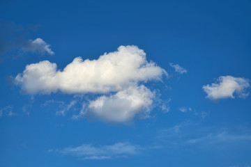 Fototapeta na wymiar cumulus clouds perfect white in blue sky