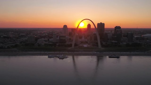 Aerial Missouri St Louis July 2017 Sunset 4K Inspire 2

Aerial video of St Louis in Missouri during a beautiful sunset.