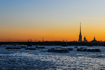 Naklejka premium St. Petersburg sunset on the Neva river