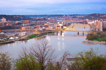 Fototapeta na wymiar Bridges over the Allegheny River, Pittsburgh, Pennsylvania, USA