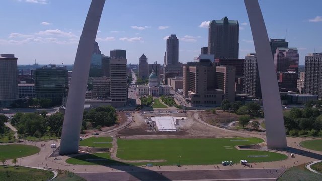 Aerial Missouri St Louis July 2017 Sunny Day 4K Inspire 2
Aerial video of St Louis in Missouri on a beautiful clear sunny day.