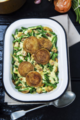 Crispy onion green beans with mushrooms and béchamel sauce 