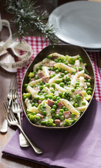 Pasta bake with ham, broccoli and peas 