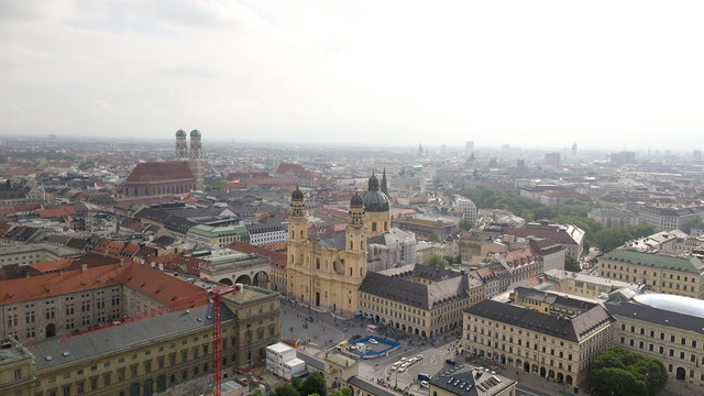 Panoramaluftaufnahme der bayerischen Hauptstadt M&uuml;nchen, Deutschland