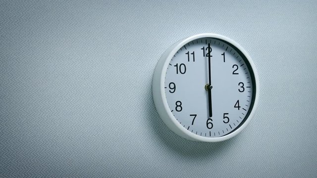 6 O'Clock - Wall Clock Moving Shot