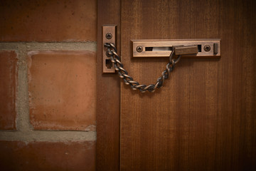 closed door chain