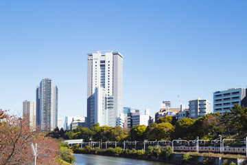 市ヶ谷駅付近からの外堀の風景