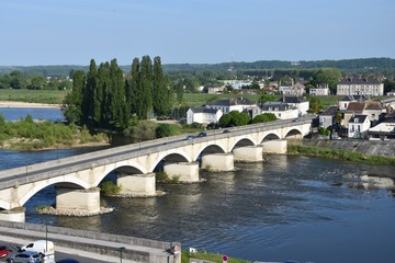 Fototapeta na wymiar Amboise pont