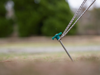 テントを張るペグ