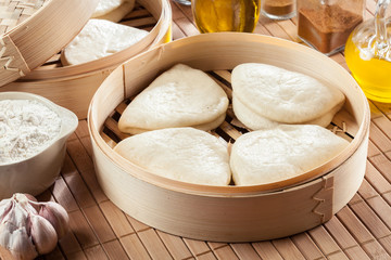Gua bao, steamed buns in bamboo steamer
