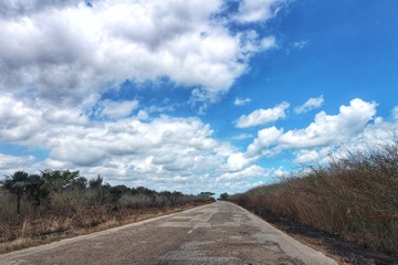 Landstraße auf Kuba, Karibik