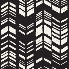 Gordijnen Naadloze hand getrokken stijl chevron patroon in zwart-wit. Abstracte vector achtergrond © Samolevsky