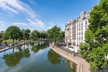 Fototapeten Quai de Valmy und Kanal Saint-Martin in Paris, Frankreich © eyetronic