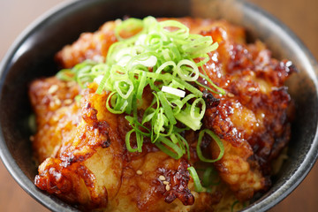 甘辛ダレのとり天丼