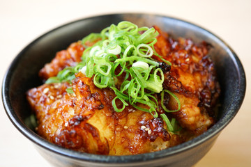 甘辛ダレのとり天丼
