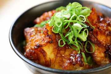 甘辛ダレのとり天丼
