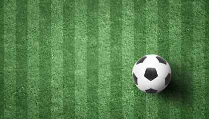 Obraz premium Ball auf dem Fussballplatz
