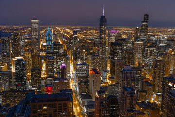 Naklejka premium Chicago downtown evening skyline buildings