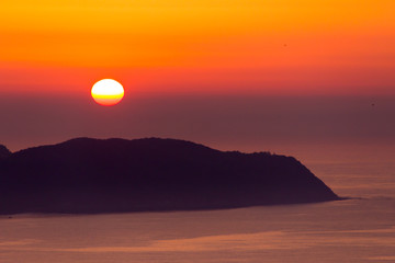 北陸自動車道杉津PAからの夕日／福井県敦賀市