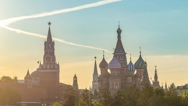 Moscow city skyline sunset timelapse at Red Square and Saint Basil 's Catherdral, Moscow Russia 4K Time Lapse