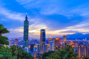 Naklejka premium Nocny widok na Tajpej, Tajwan