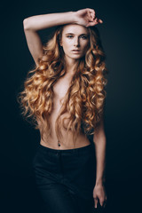 Naklejka premium topless sexy girl