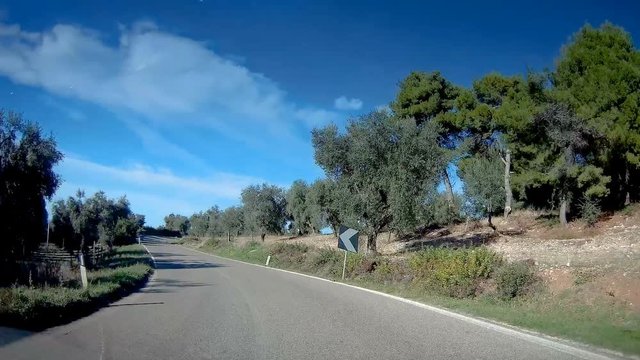 17710_View_of_the_clouds_on_the_sky_in_Italy_as_seen_in_the_dash_cam.mov