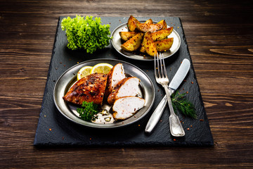 Grilled chicken fillet and vegetables