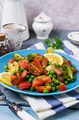 Salad with raw slices of vegetables
