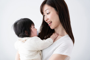 赤ちゃんとお母さん、おんぶ、笑顔、2ショット、ツーショット