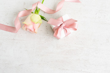 Gift box with pink bow